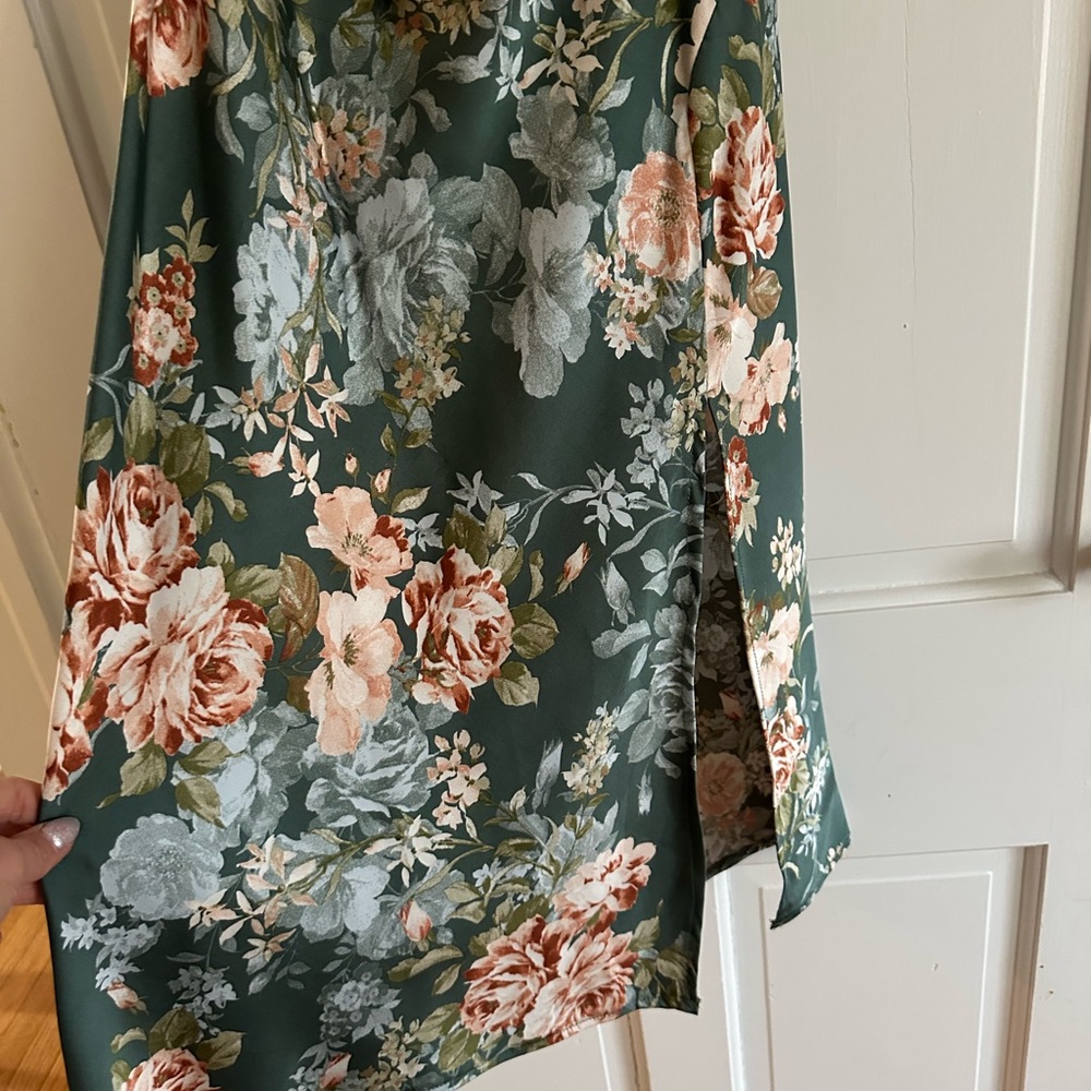 Petal & Pup Marea Midi Dress - Picture 7 of 10